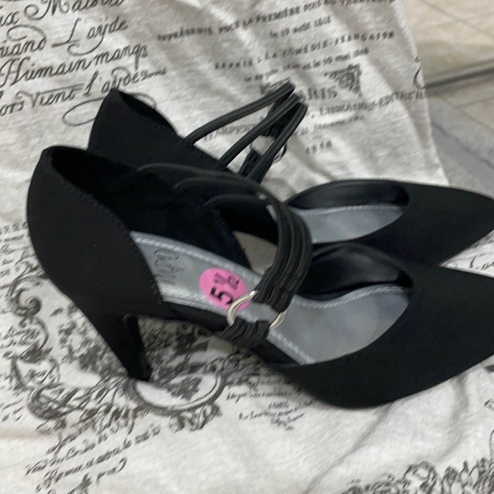 Brand new black heels